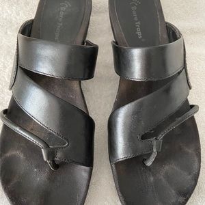 BareTraps Anna Black Sandals